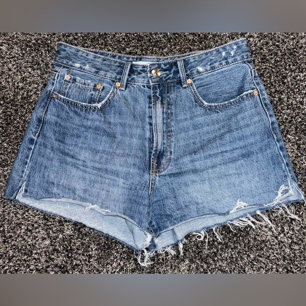 Women’s Stradivarius denim shorts